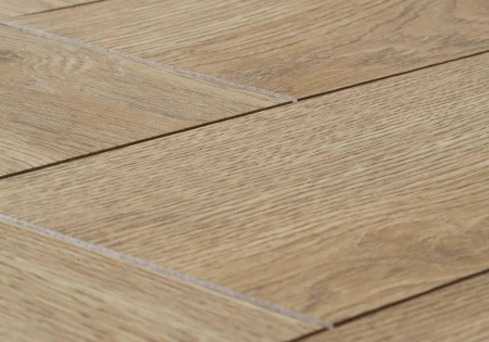 Ламинат AlsaFloor Herringbone (Baton Rompu) Дуб Пралин 535