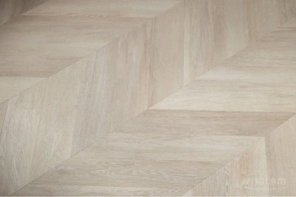 Виниловый ламинат Vinilam Parquet Chevron Шеврон Сезар RI4445118CL4