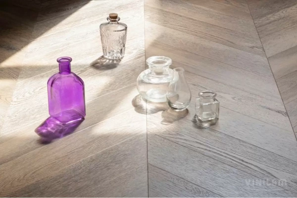 Виниловый ламинат Vinilam Parquet Chevron Шеврон Шампань RI153616CL4