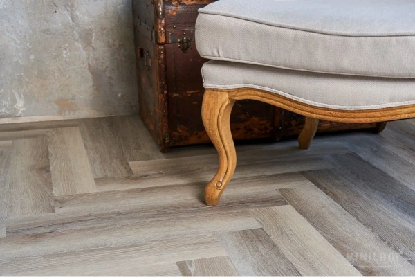 Виниловый ламинат Vinilam Parquet Herringbone Эрмитаж Паркет IS11122
