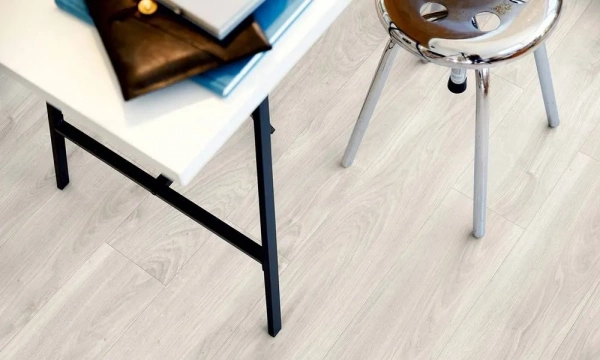 Виниловый ламинат Pergo Optimum Click Plank Дуб мягкий серый, планка V3107-40036