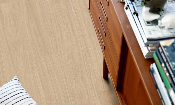 Виниловый ламинат Pergo Optimum Click Plank Дуб светлый натуральный, планка V3107-40021