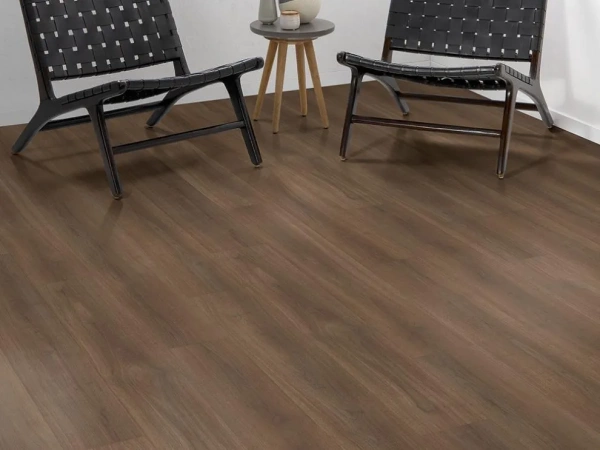 Ламинат Egger Design GreenTec Classic 7,5-33 Орех Бедолло средний EPD036