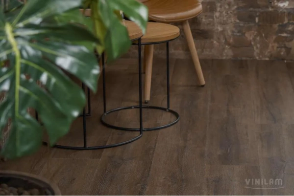 Ламинат SPC Vinilam Ceramo 5,5 мм Дуб Берн 8885-EIR