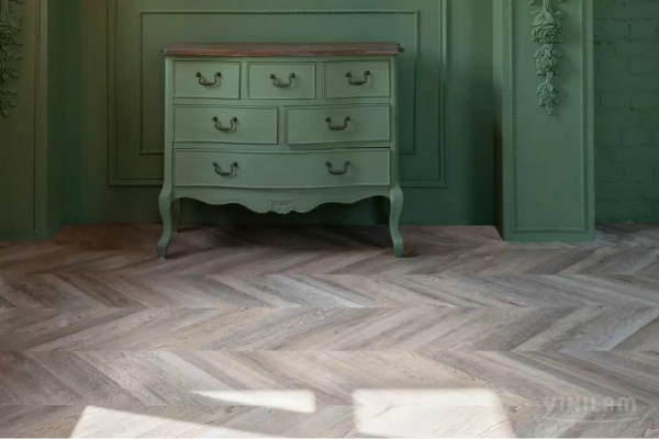 Виниловый ламинат Vinilam Parquet Chevron Шеврон Шампань RI153616CL4