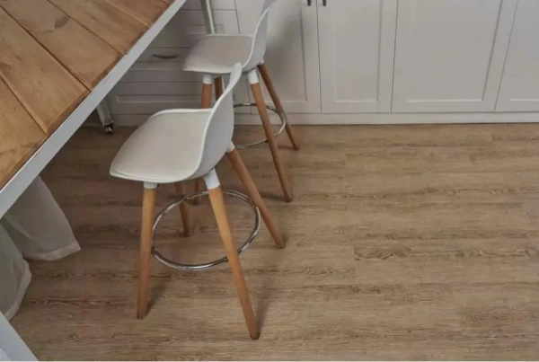 Ламинат SPC Vinilam Ceramo 5,5 мм Дуб Карона 101-4