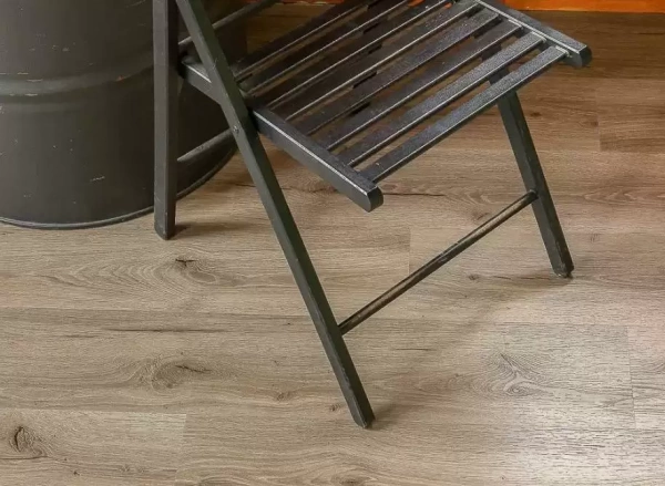 Виниловый ламинат Vinilam Dry Back (Glue) Дуб Дамп (Rich) 8838